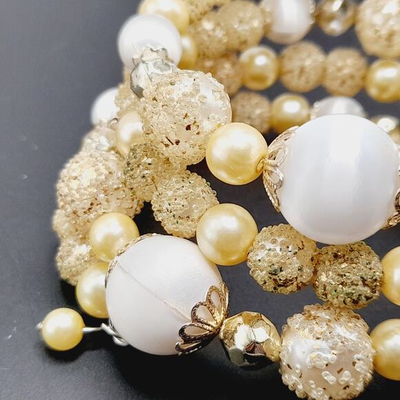 Vintage 1950s Beaded Bracelet – Gold & Pearl Memory Wire Wrap - Picture 8 of 9
